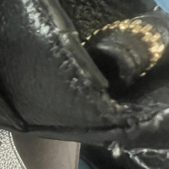 Kate Spade Crossbody Black Bag (gently loved ❤️‍🩹) - Picture 16 of 16